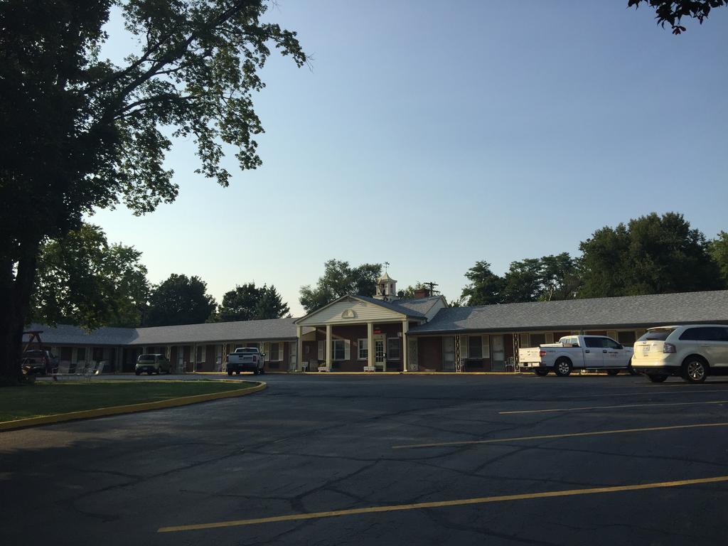 Old Kentucky Home Motel Бардстаун Екстериор снимка